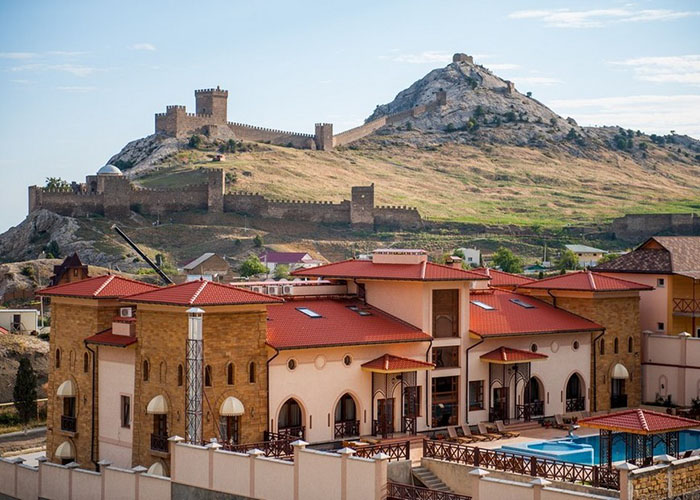 Вид на крепость из гостиницы Перчем Где лучше остановиться в Судаке – гостиница Перчем