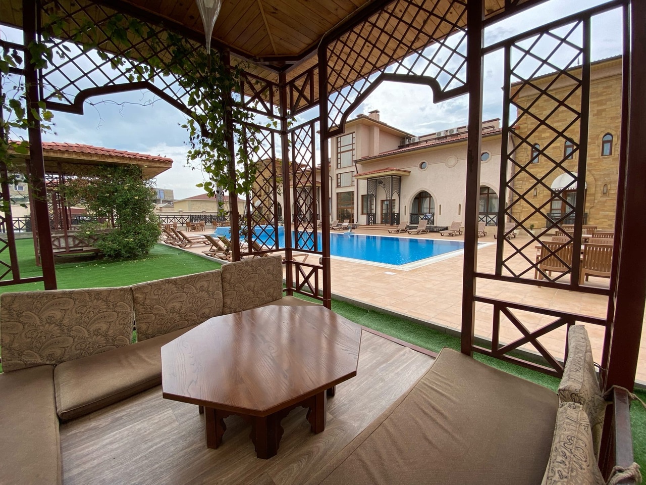 гостиницы в судаке с бассейном фото